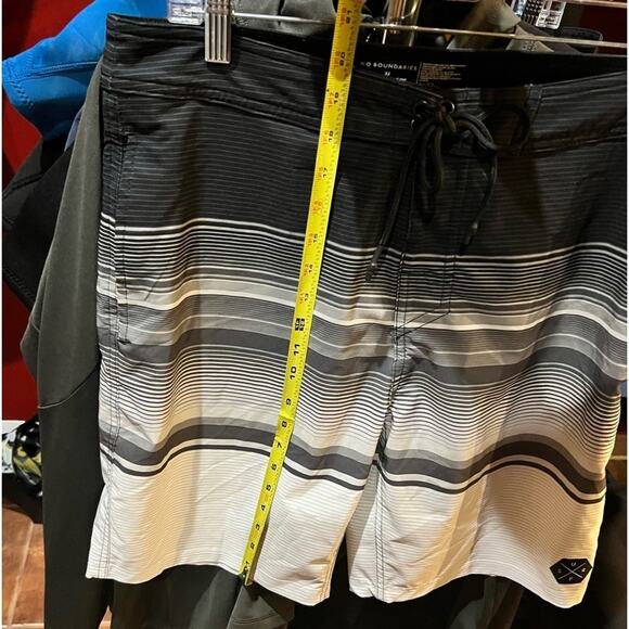 No Boundaries Swim Shorts Trunks Men Sz 32 lightweight Black Gray - Picture 4 of 7